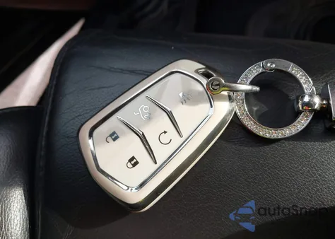 2017 Cadillac Xt5 Luxury z USA, uszkodzony, nr VIN 1GYKNBRS8HZ182994